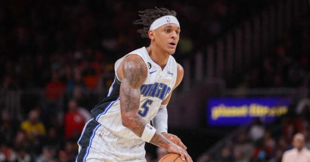 惨负爵士持续低迷！人手回归的魔术不会打球了？